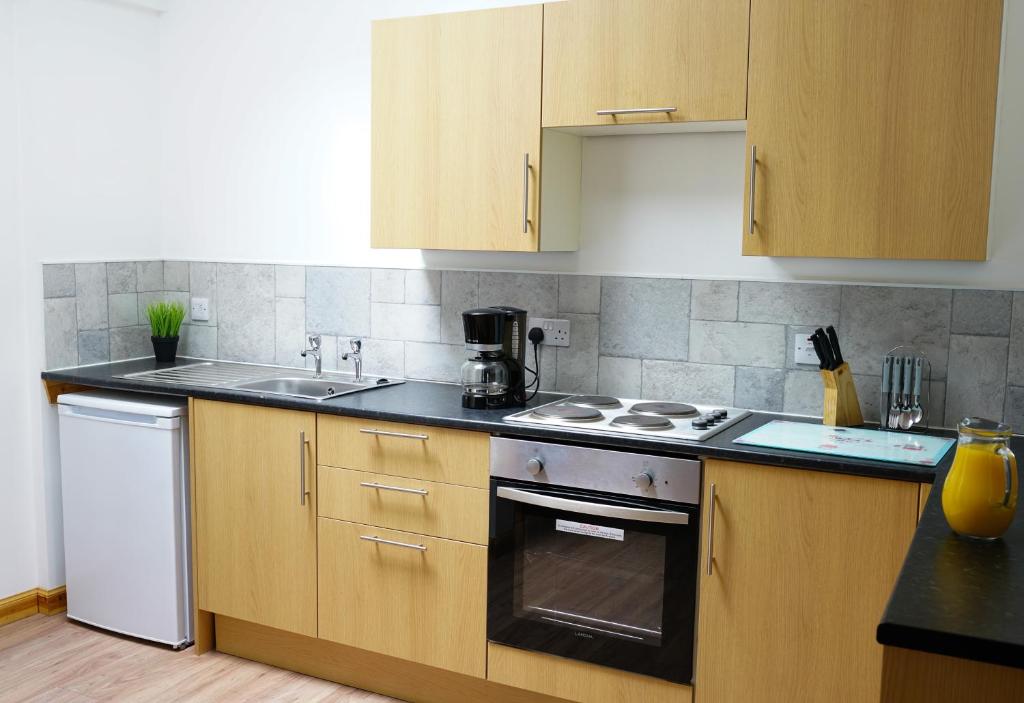 Millburn Apartments room 1