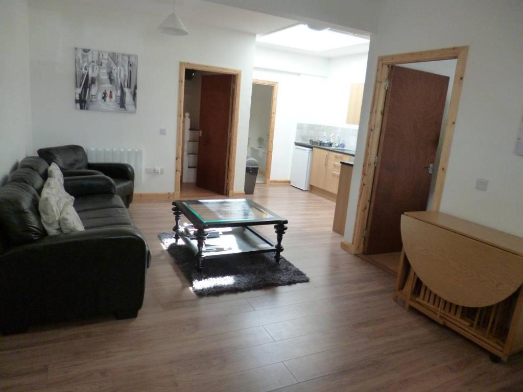 Millburn Apartments room 3